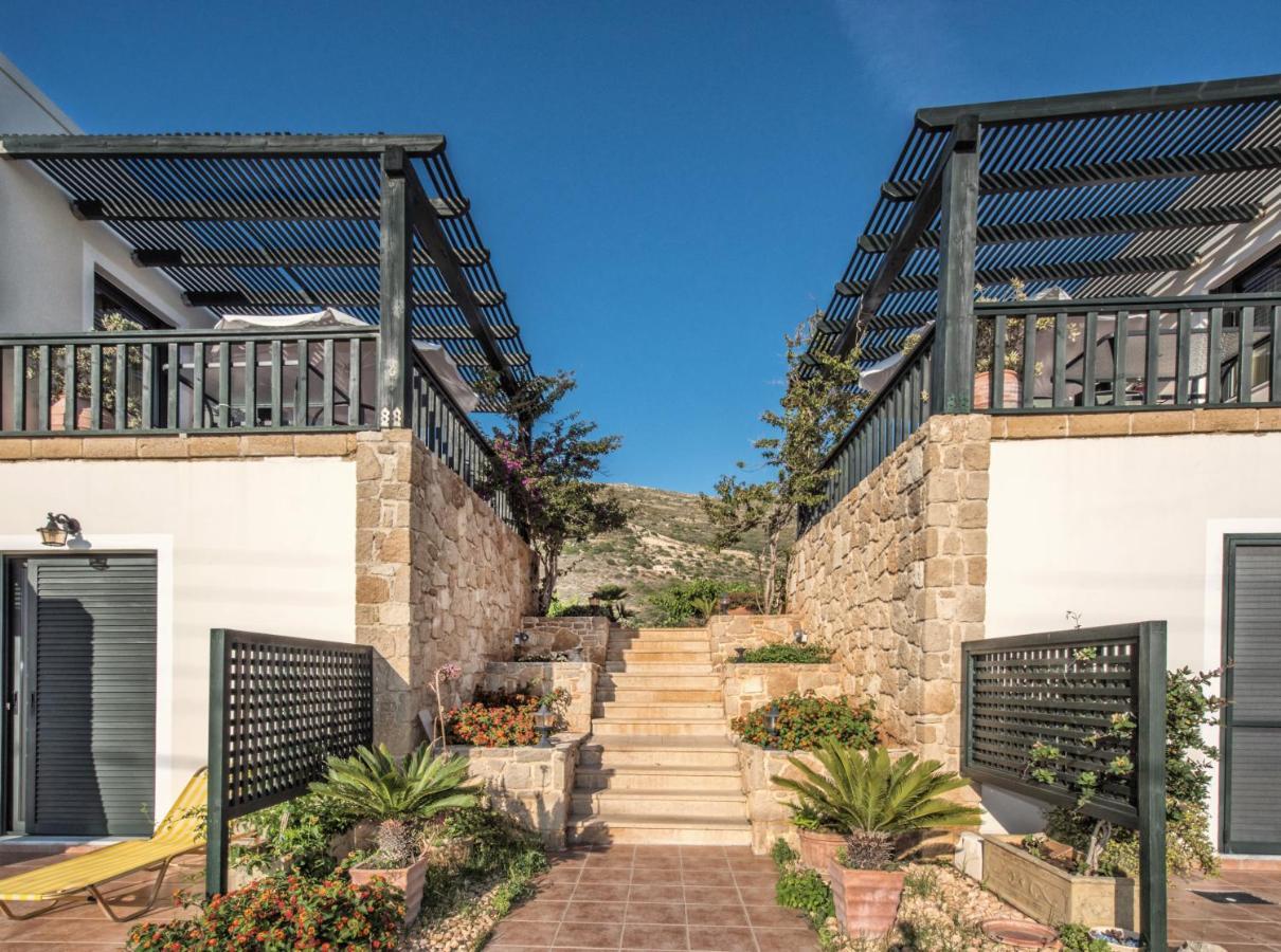 Magnolia Apartments And Studios Фаласарна Экстерьер фото