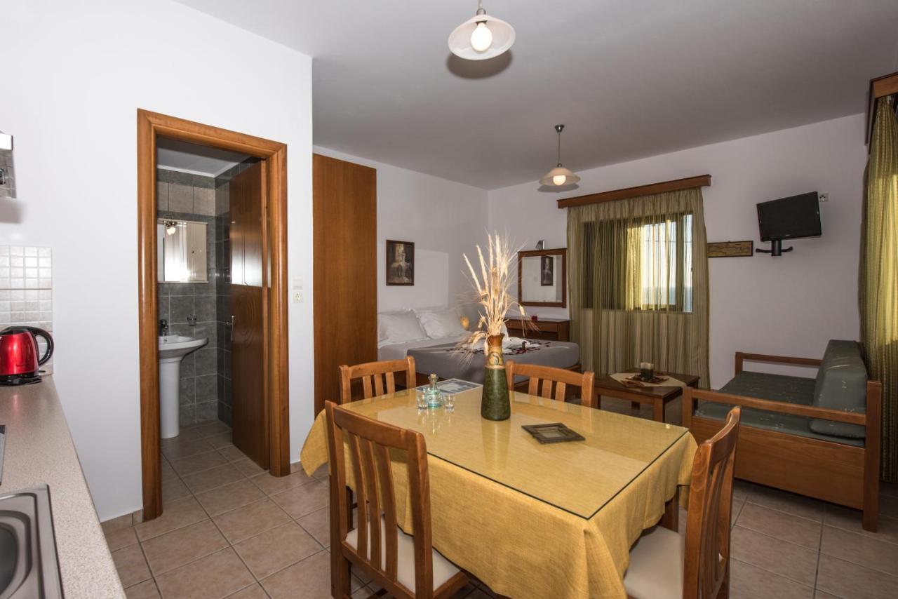 Magnolia Apartments And Studios Фаласарна Экстерьер фото